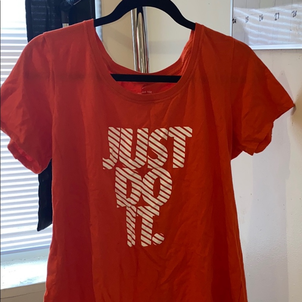 short sleeve Nike shirt